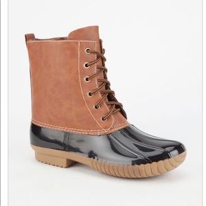 Adriana Dylan duck boot